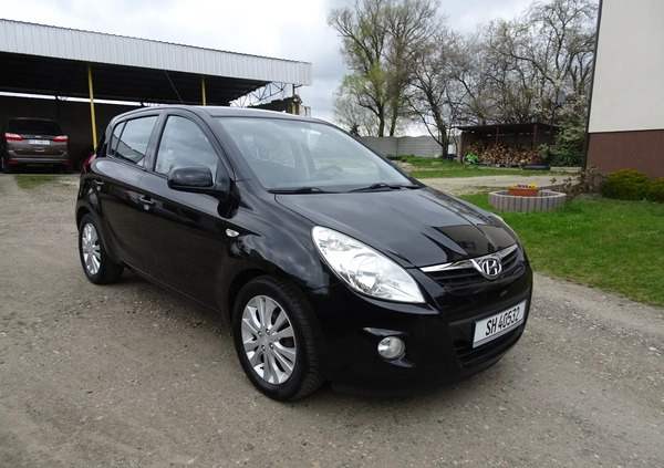 Hyundai i20 cena 13700 przebieg: 184500, rok produkcji 2009 z Zabłudów małe 121